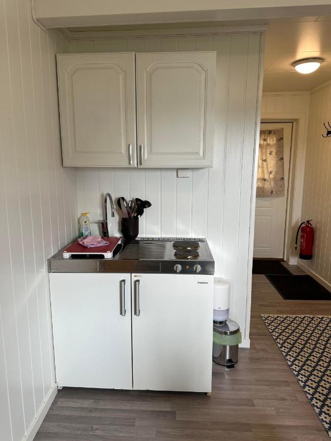 Vardo Accommodation - White House المظهر الخارجي الصورة
